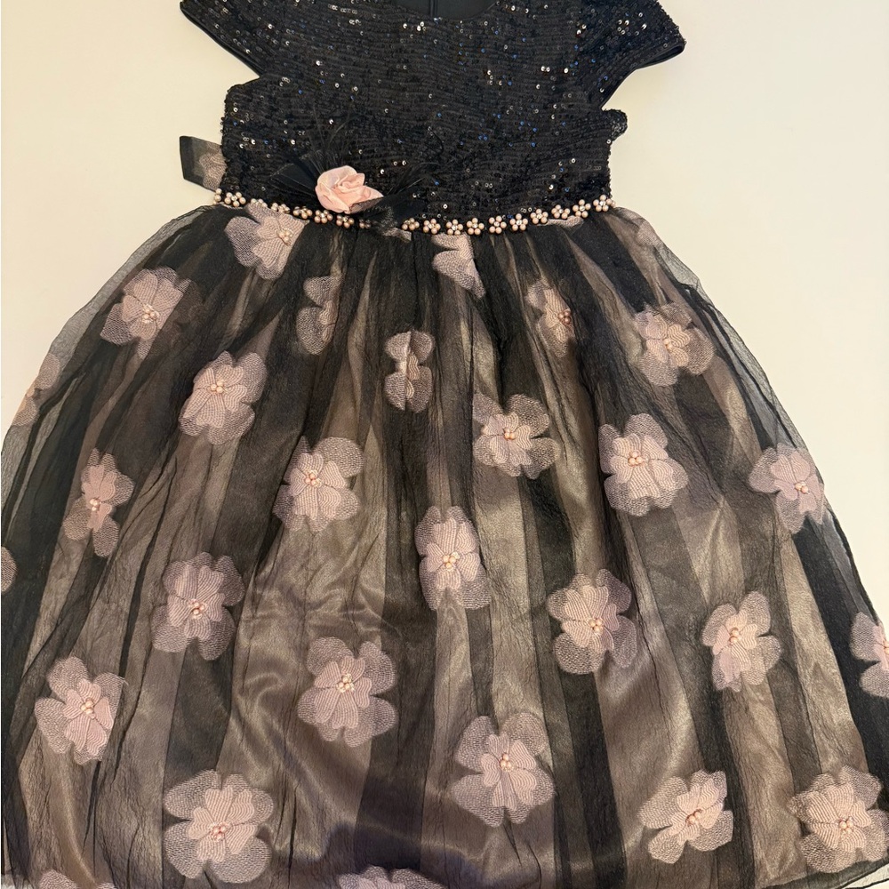 Pembekelebek’s Girl Dress Size 10-11 Years Comes With Small Bag